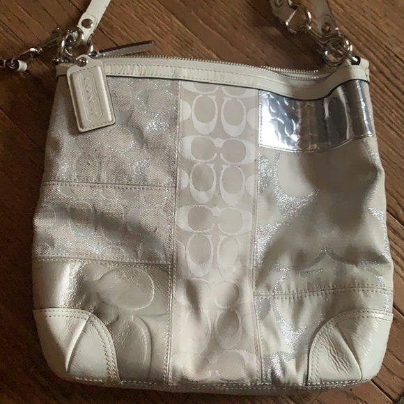 Coach Purse - Picture 4 of 9